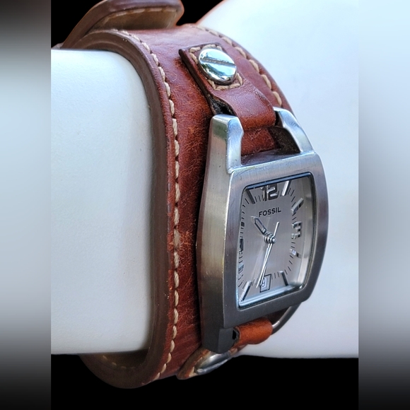 Ladies Fossil JR-8157 Watch - Picture 4 of 10